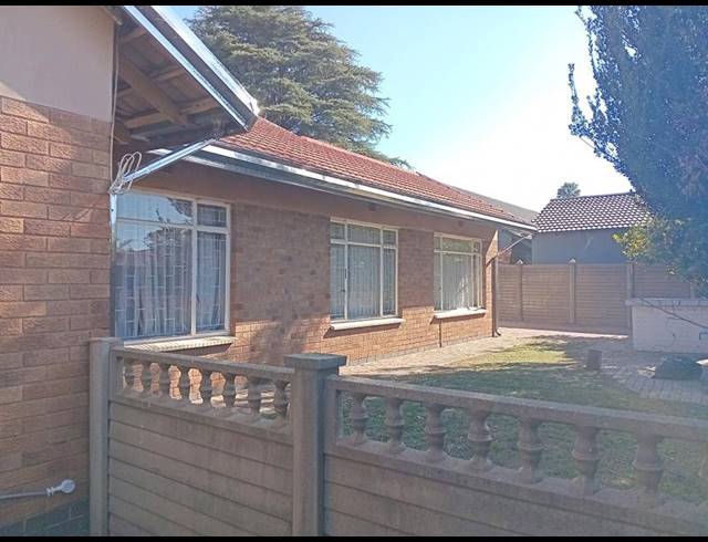 3 BEDROOM HOUSE FOR SALE IN VANDERBIJLPARK CE 5